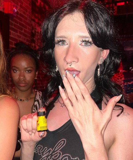 Cherry Darling exklusive hd bild