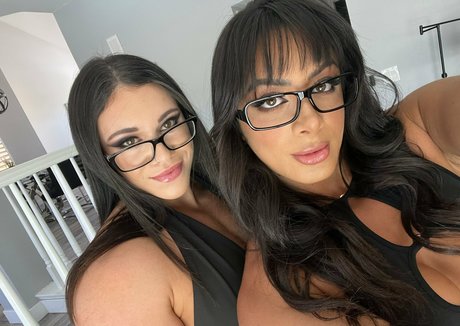 Ranya Dally heiße nacktheit bilder