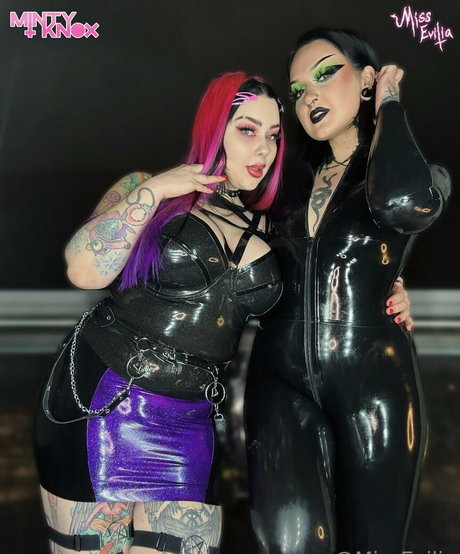 teen onlyfans heiße perfekte bilder