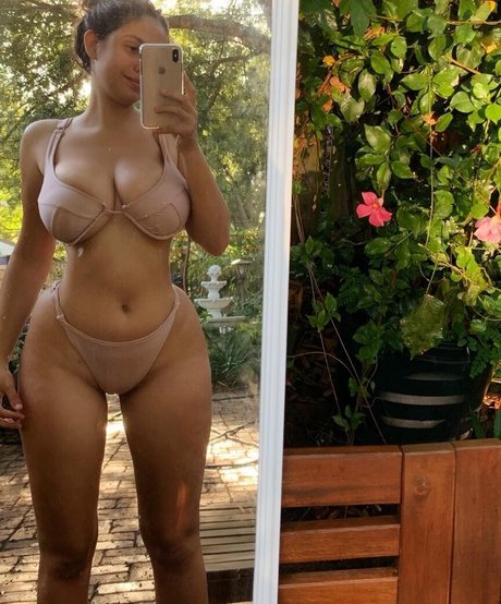 zierliche onlyfans schöne perfekte bilder