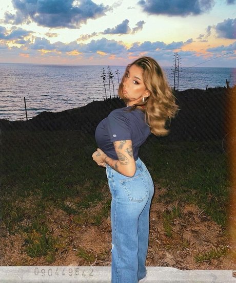 May Bakshi porno erwachsene galerien