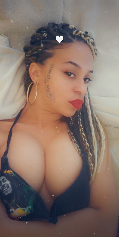 Chyanne Jacobs erwachsene hd fotos