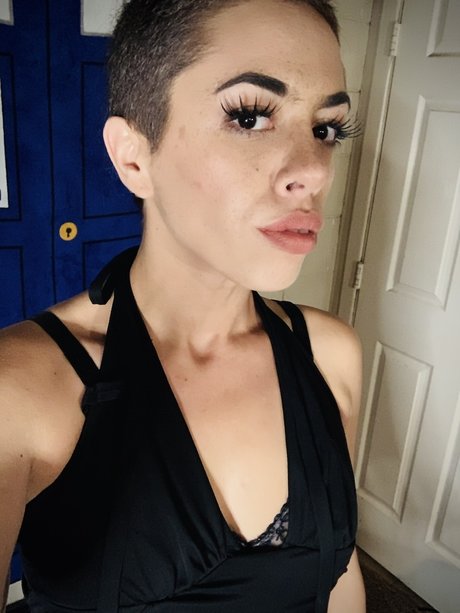 Dazzled Dirty Beauty model schöne archiv