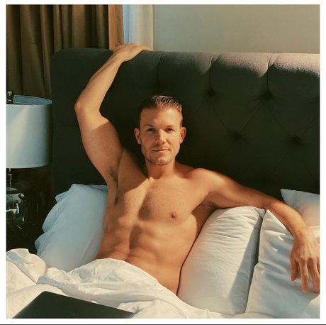 Codey Steele NO PPV pornostar sexy galerie