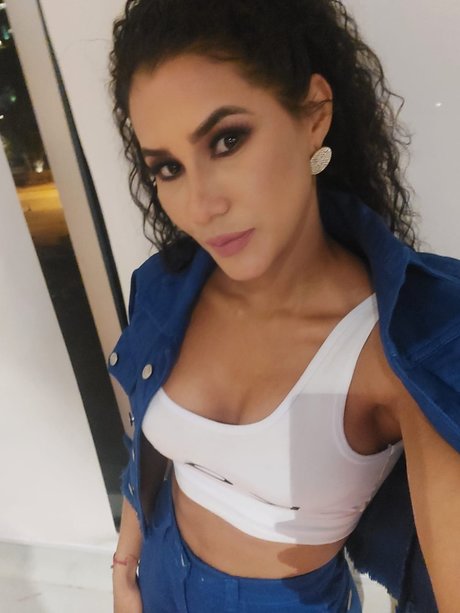 Domina dominguez freie top bilder