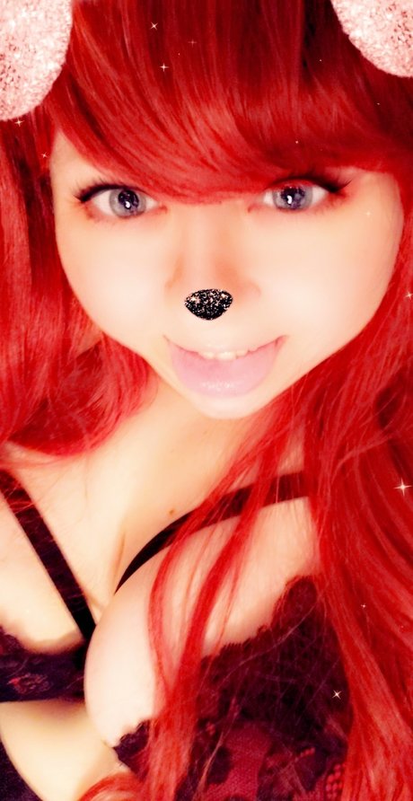 RaeSinn Hell model porno bild