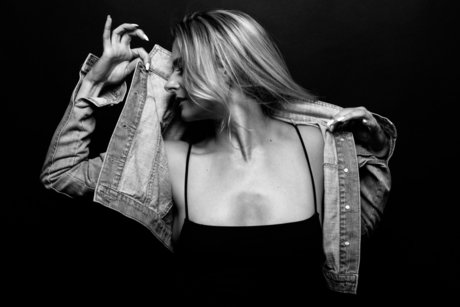 Laure Courtellemont Exclusive freie foto