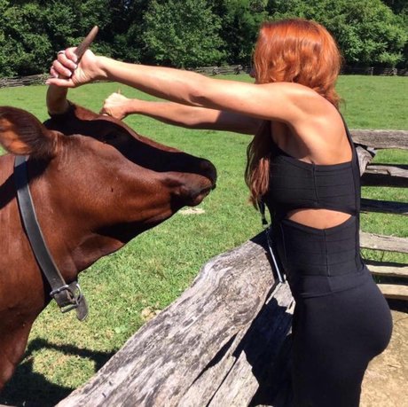 RedDevilDoll pornostar nette archiv