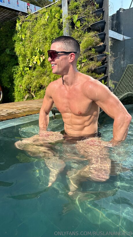 Ruslan Angelo schöne perfekte galerie