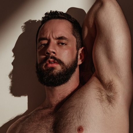 Sam Brownell erwachsene schöne foto