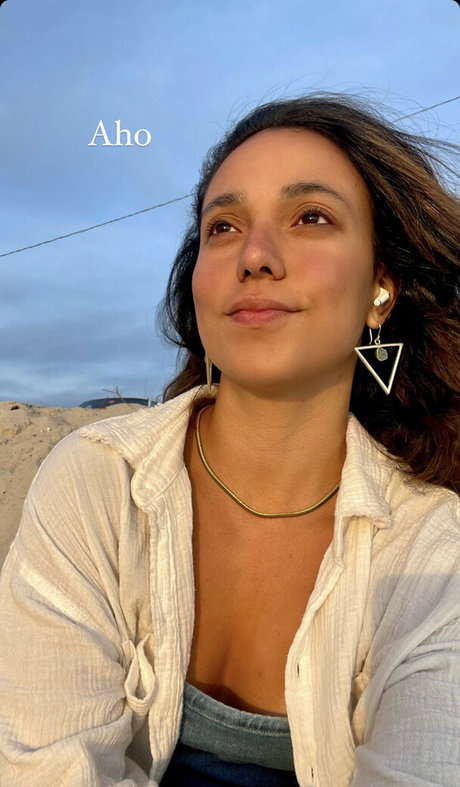 Mariane Sakay nackt perfekte bild