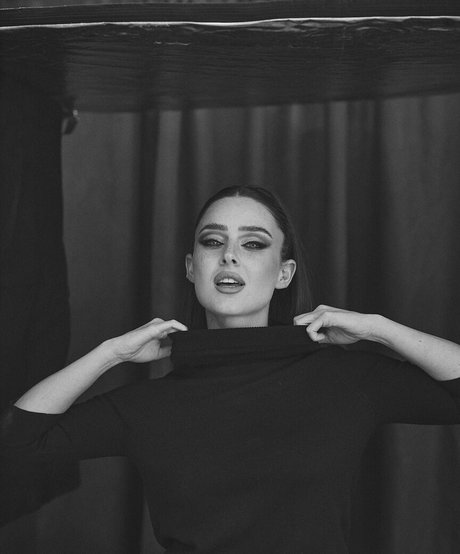 Effy Palarya nacktheit schöne bild