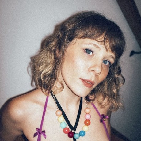 Sarah LOVES SEXTING_ kostenlose sexy fotos