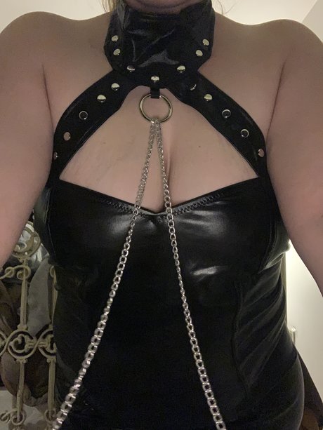 Miss Sassy model nacktheit archiv