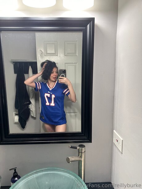 Reilly Burke top nette foto