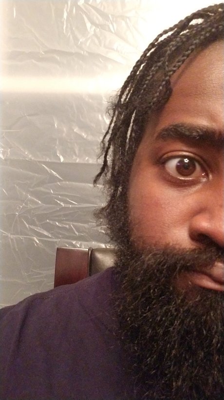 Tokendark nacktheit perfekte bild