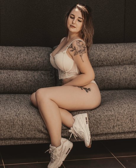 Laura Vanderbooben sexy kunst bilder