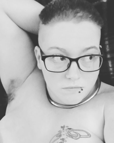 BratASaurus nacktheit xxx foto