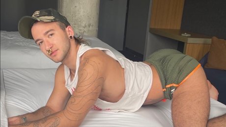 Pig Ari hd erotische bilder