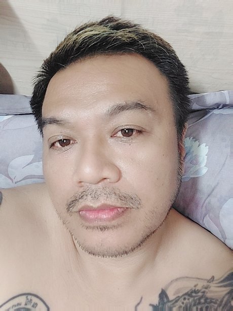 Gunz xxx pornografische galerien