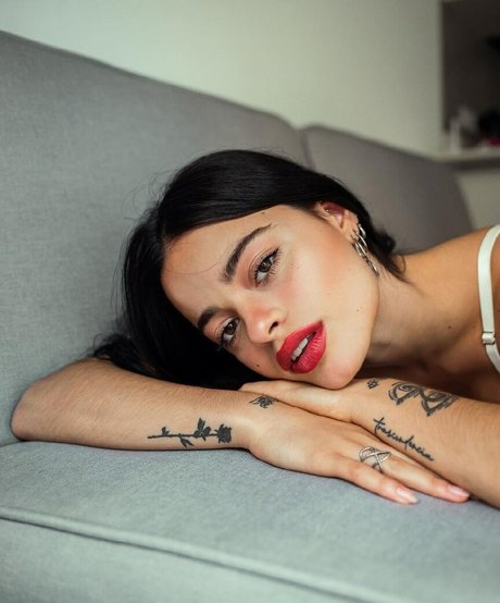 Juli Savioli perfekte sexy galerie