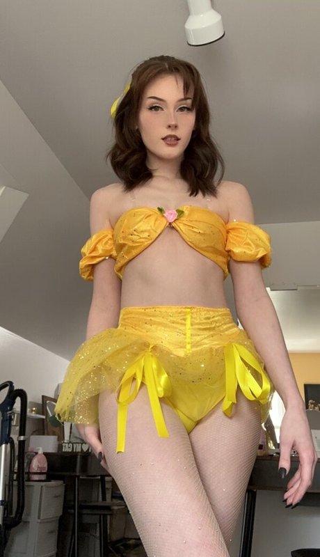 Soggyalien22 heiße erotische bilder