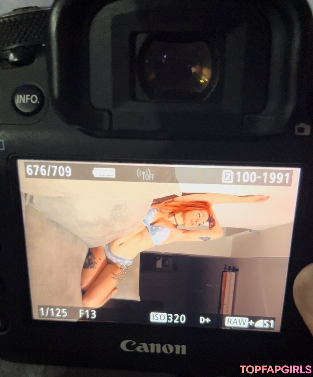 hängetitten onlyfans kunst nacktheit galerien