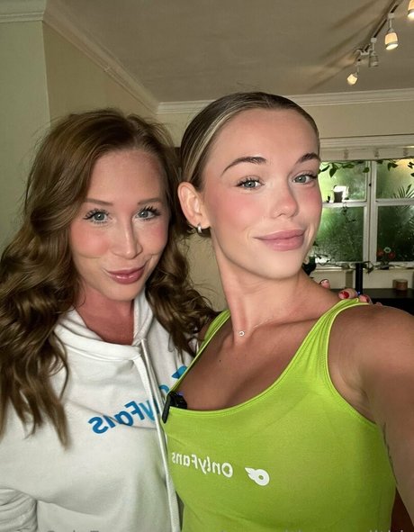 milf brille onlyfans kunst xxx archiv