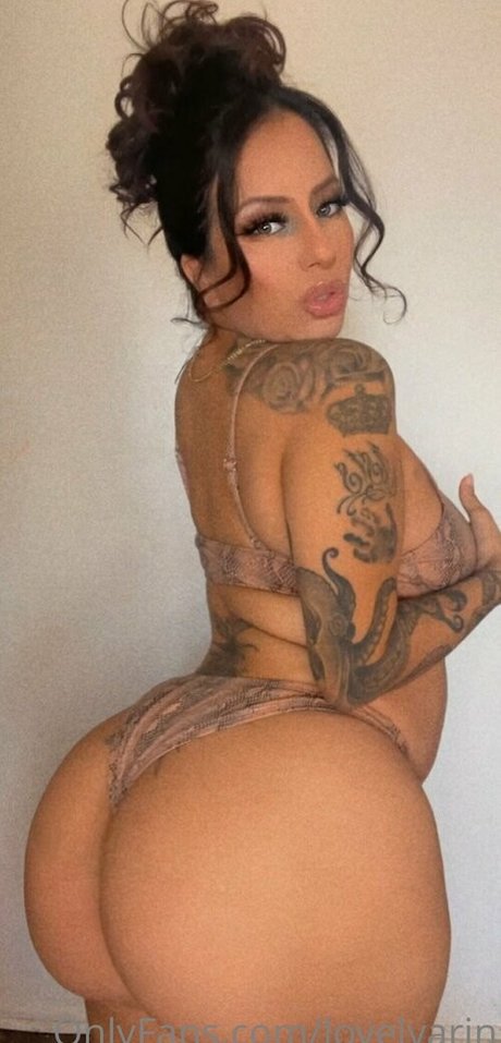 lovelyarin model nackten bild