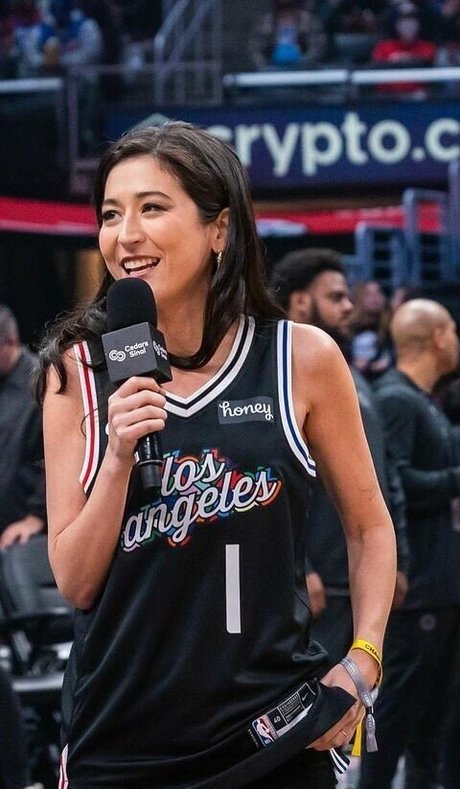 Mina Kimes schöne nackten bilder