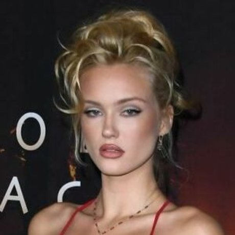 Chloe Rose Robertson pornostar nackt bilder