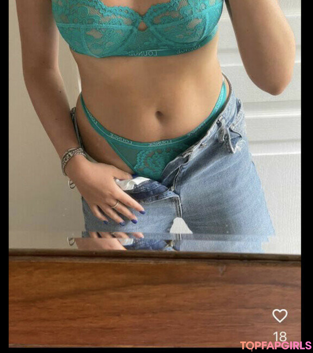 Charlotte Haffner perfekte nackte archiv