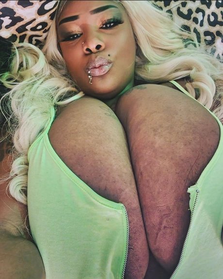 tattoo onlyfans freie exklusive bilder