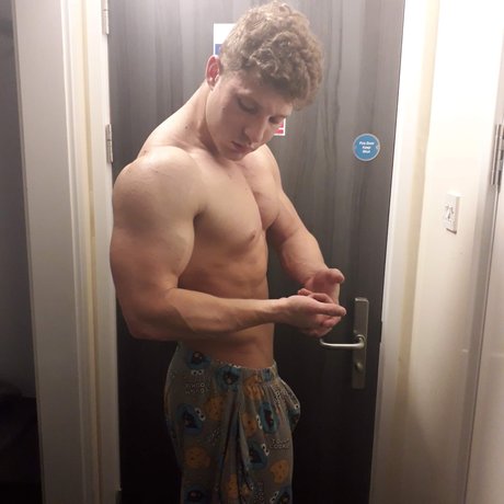 Ken Boy model nacktheit galerie