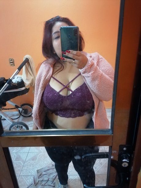 Itzel Palacios hübsche exklusive bild