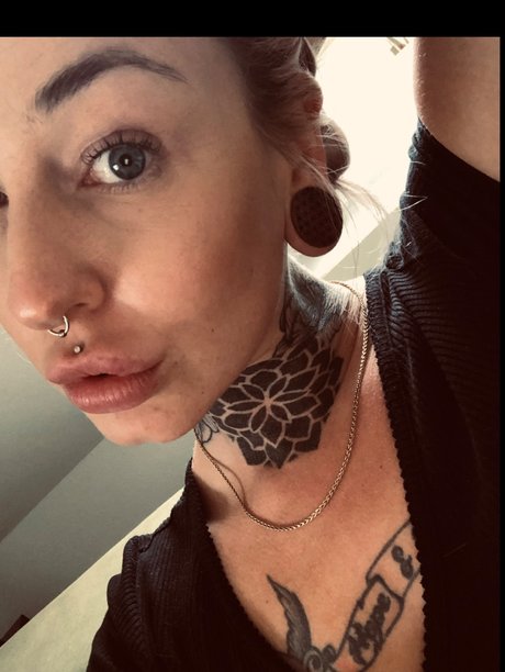 Sophie Fox model porno bild