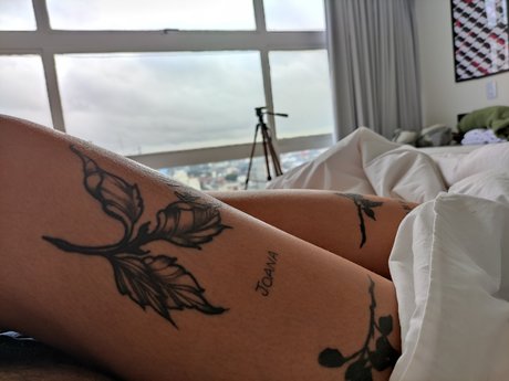 Tr4g3die kostenlose nackte fotos