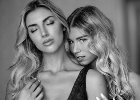 Sister Cash pornostar nette archiv