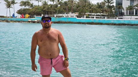 Nestor Martinez heiße kunst bild