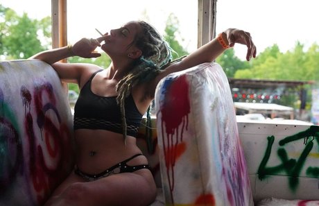 Navi Rose top kunst foto