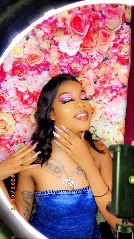 amateur asiatische onlyfans porno nackten bild