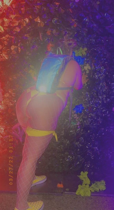 TiNY Goddess_ kunst pornostar bild