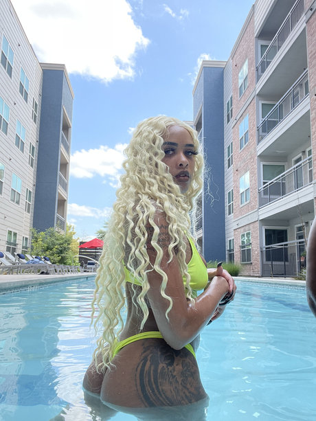 Tiera baybeee perfekte nackt archiv