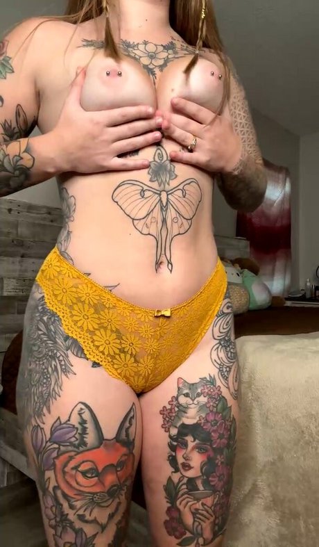 Apex Suicide model kunst archiv