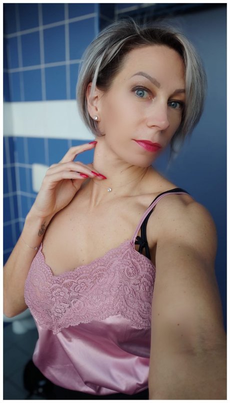 Prunelle fitgirl heiße sexy fotos