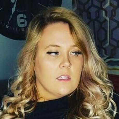 zierliche onlyfans kostenlose akt archiv