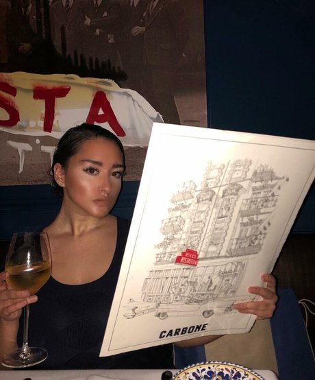 Olivia Hailey model heiße fotos