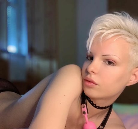 Blonditwink pornostar akt foto