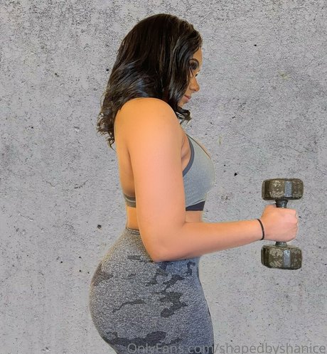 shapedbyshanice pornografische bild