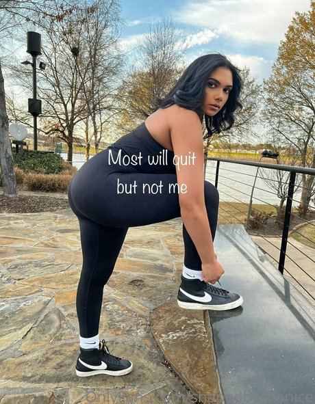 shapedbyshanice top nackten bild